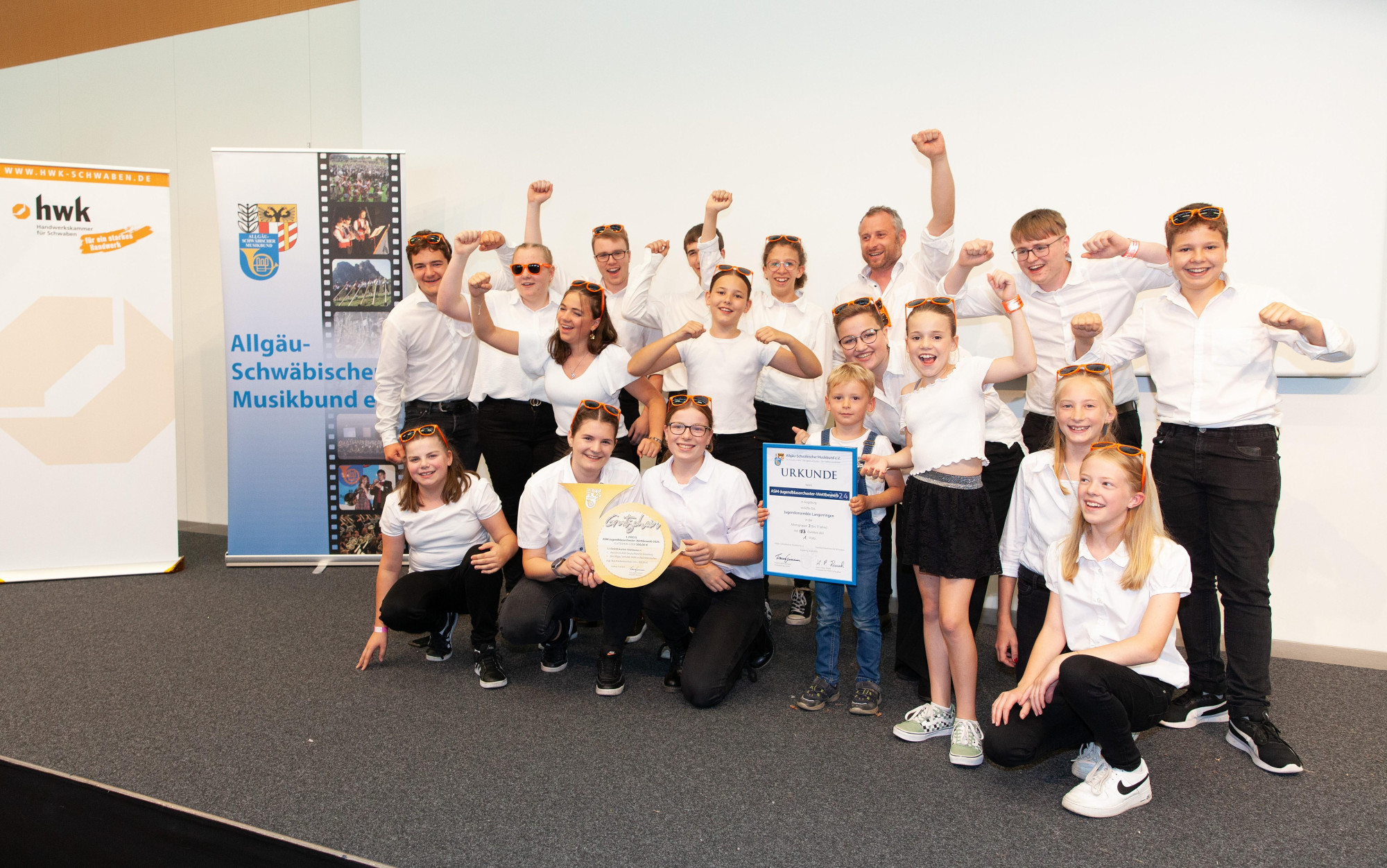 Jugendensemble Langerringen - Sieger in der Altersgruppe 2 (bis 17 Jahre) Jugendensemble Langerringen - Sieger in der Altersgruppe 2 (bis 17 Jahre)