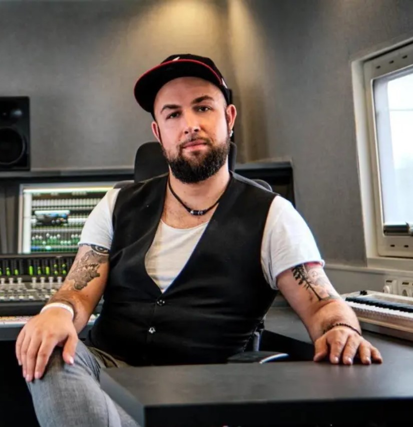 Dozent Lukas Bruckmeyer Dozent Lukas Bruckmeyer